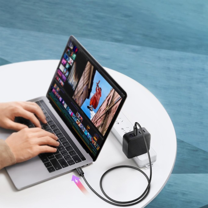 Ugreen Thunderbolt 4.0 40Gbps 100W 8K Şarj Data ve Görüntü Aktarım Kablosu 2 Metre