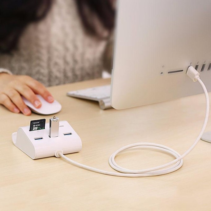 UGREEN USB 3.0 3’lü Hub Stant ve Kart Okuyucu